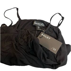 Bailey 44 ‎ Revolve Women’s medium Black spaghetti straps Flower Crop Top NWT